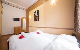 Rk Central Avenue Apartment